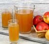 Cum se prepară acasă sucul de mere pentru iarnă folosind storcatorul și storcatorul: cele mai bune rețete